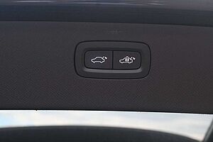 Volvo  R Design Plug-In Hybrid AWD*Luft*PANO*360