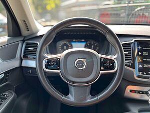 Volvo  D5 Autom. AWD Momentum HEAD UP | ACC | LED|