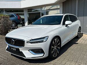 Volvo  Plus Bright*SD*360Grad Kamera*AHZV*Licht-P*