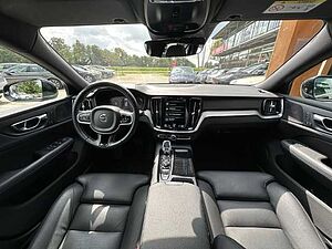 Volvo  V60 T8 TWIN ENGINE AWD Automatikgetriebe (223+65kW/303+87PS) Inscription