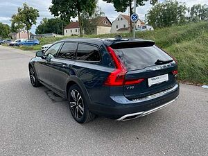 Volvo  V90 D5 AWD Automatikgetriebe (173kW/235PS) Cross Country Pro