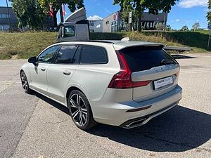 Volvo  V60 T8 TWIN ENGINE AWD Automatikgetriebe (223+65kW/303+87PS) R-Design