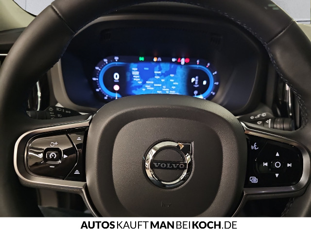 Volvo  XC60 Plus, B4 Mild-Hybrid, Diesel, Dark