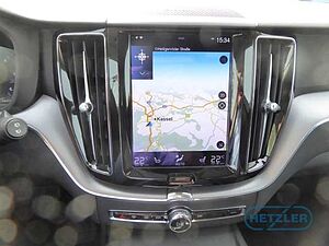 Volvo  Momentum Pro AWD B4 Diesel EU6d Allrad Navi digitales Cockpit Soundsystem Harman