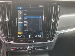 Volvo  D3 Momentum Pro LED NAVI LEDER DAB+ LM18