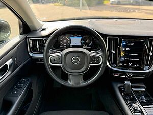 Volvo  T6 Twin Engine AWD Geartr. MOMENTUM PRO-Pano