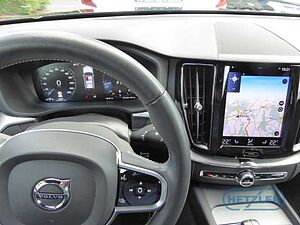 Volvo  R Design 2WD B4 Diesel EU6d Navi digitales Cockpit Memory Sitze Soundsystem LED