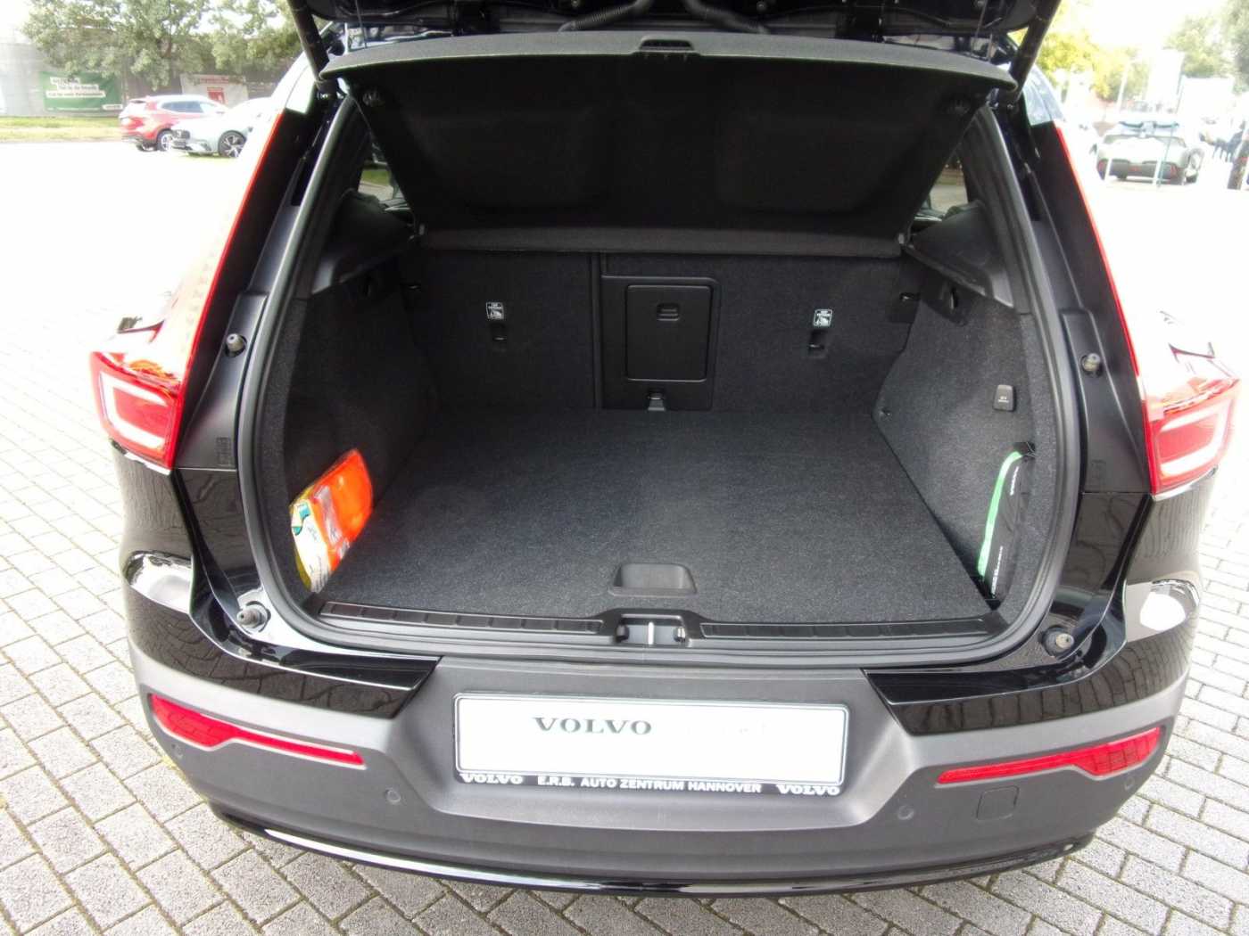 Volvo  T4Ultimate Dark Recharge Plug-In Hybrid 2WD