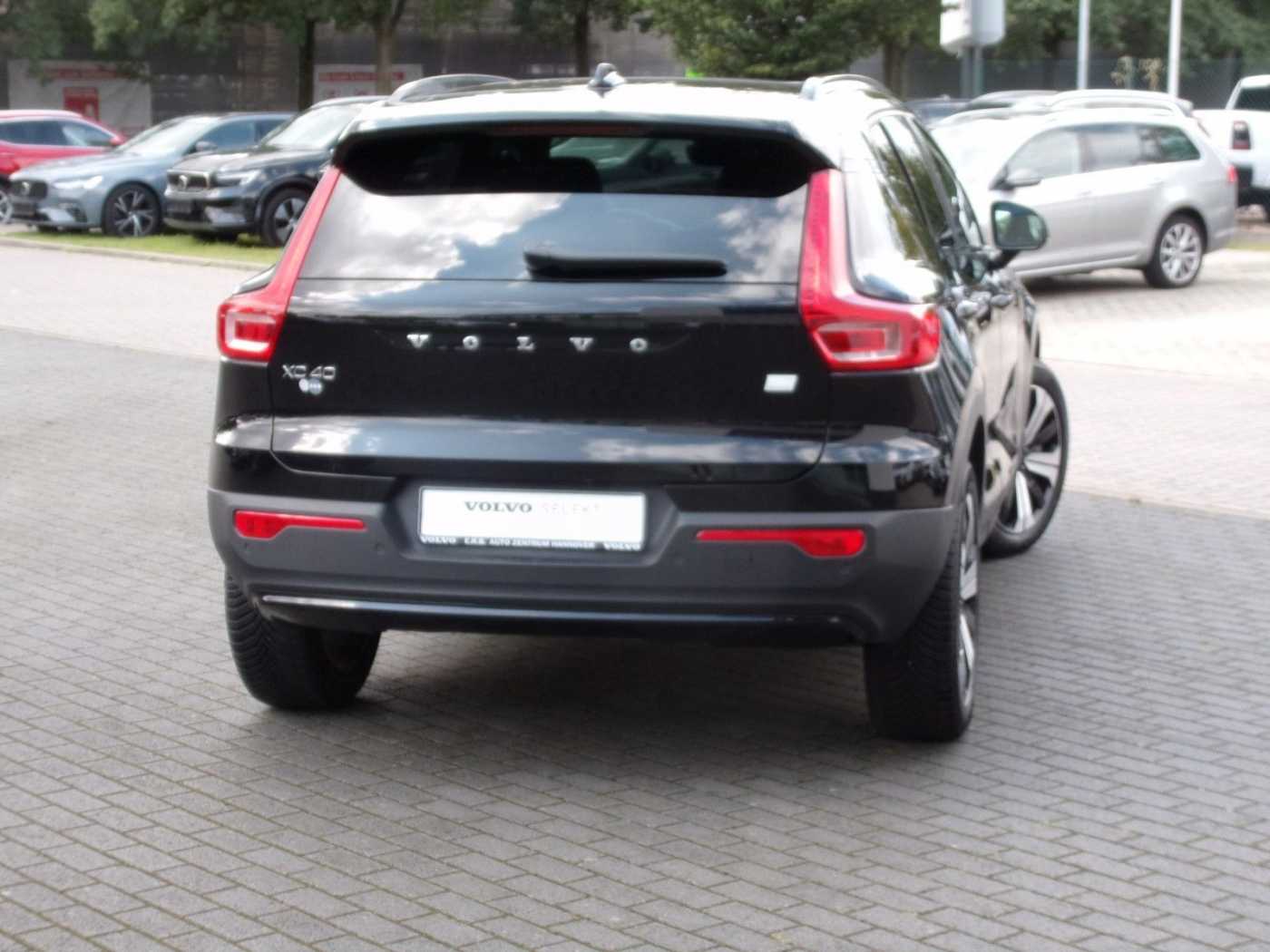 Volvo  T4Ultimate Dark Recharge Plug-In Hybrid 2WD