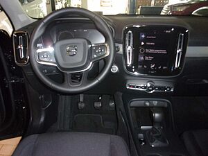 Volvo  XC40 Momentum Pro, T2 Schaltgetriebe