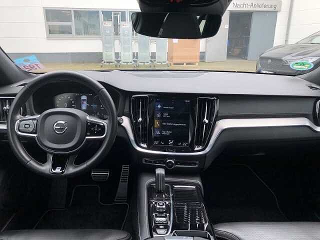 Volvo  R Design T8 19''LM ACC DAB Massage Pano HUD Sitzklima