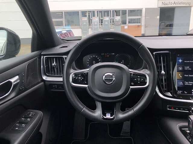 Volvo  R Design T8 19''LM ACC DAB Massage Pano HUD Sitzklima