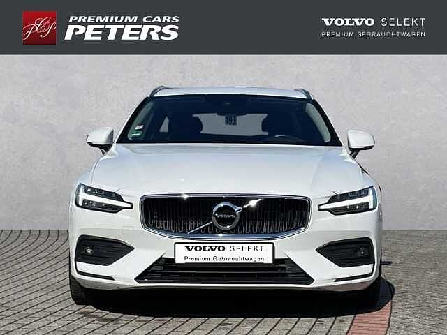 Volvo  Momentum Pro B4 17''LM LED DAB Lenkradhz Rückfahrkam Sitzhz