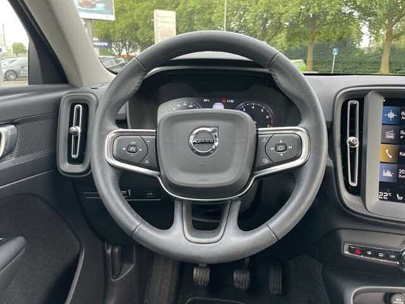 Volvo  Momentum Core T2 Navi DAB Klima Sitzhz Lenkradhz Rückfahrkam