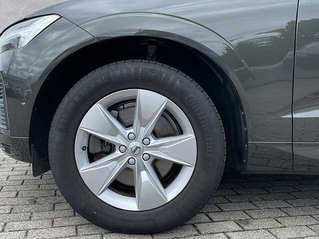 Volvo  Momentum Pro B4 Pano AHK 360kam Leder Lenkradhz WSShz