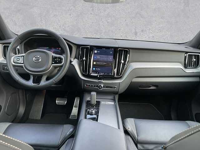 Volvo  R Design B4 19''LM Google ACC Pano 360 kam DAB Harman