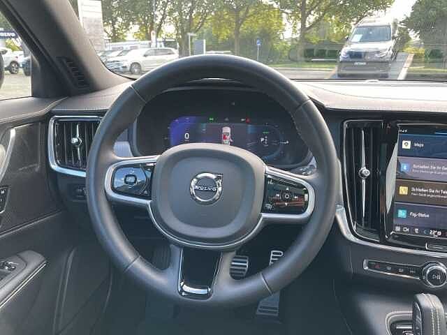 Volvo  R Design T6 Google 20''LM Four-C Pano DAB Harman Lenkradhz