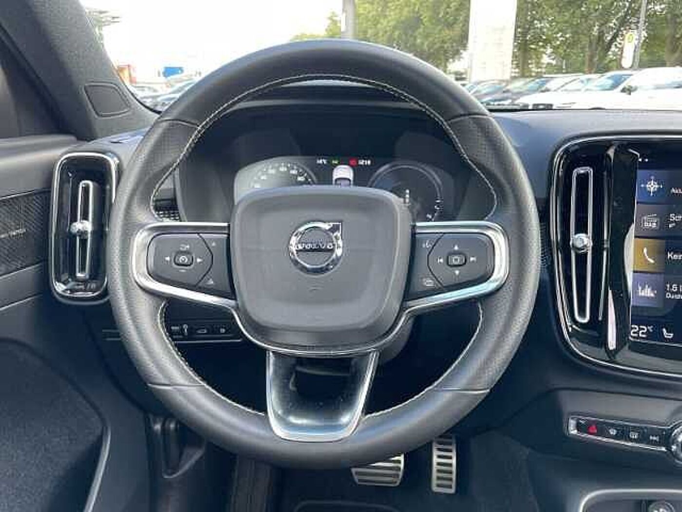 Volvo  R Design T5 19''LM ACC AHK Pano 360kam Harman DAB