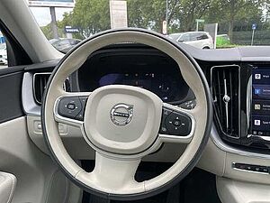 Volvo  Momentum Pro B4 Google Pano AHK 360kam Leder Lenkradhz WSShz