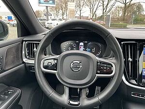 Volvo  R Design T6 Recharge 18''LM Pano Four-C Harman HUD PilotAssist