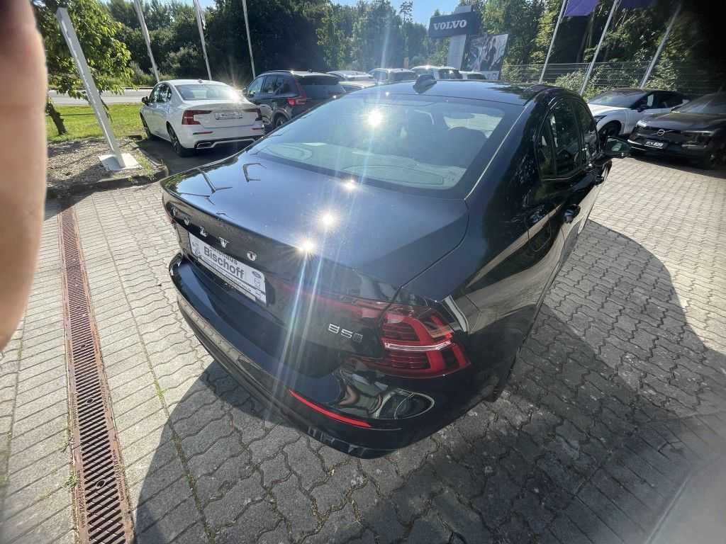 Volvo  S60 Ultimate, B5 AWD Mild-Hybrid, Benzin, Dark