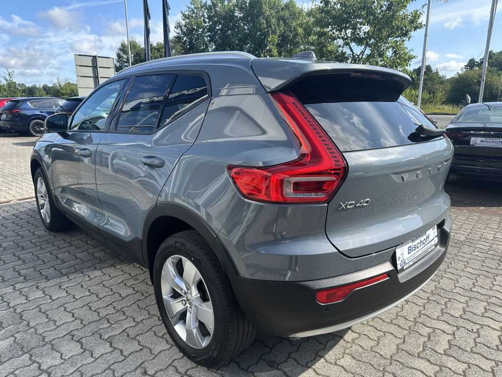 Volvo  XC40 D3 Schaltgetriebe (110kW/150PS) Momentum Pro