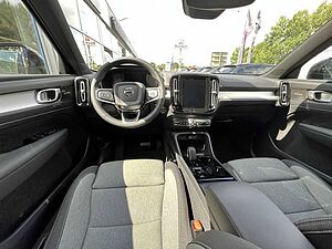 Volvo  XC40 Plus, B3 Mild-Hybrid, Benzin, Dark