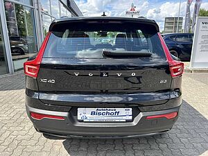 Volvo  XC40 Plus, B3 Mild-Hybrid, Benzin, Dark