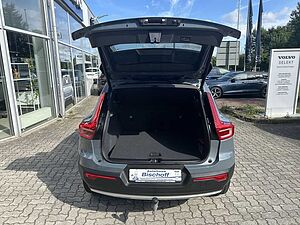 Volvo  XC40 D3 Schaltgetriebe (110kW/150PS) Momentum Pro