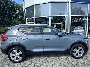 Volvo  XC40 D3 Schaltgetriebe (110kW/150PS) Momentum Pro