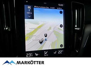 Volvo  D3 Momentum /AHK/Privacy Glass/el. Klappe/