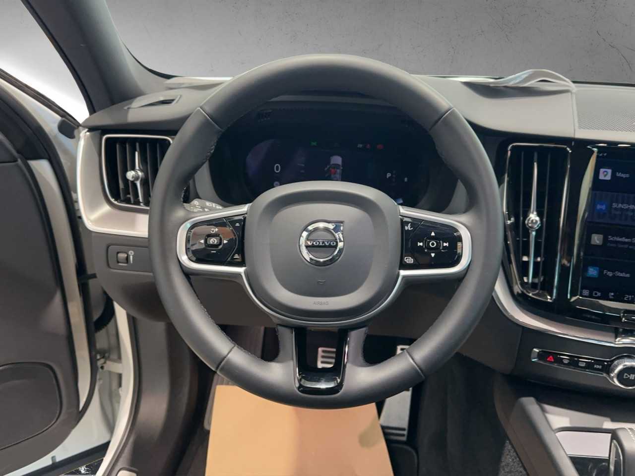 Volvo  XC 60 R Design 2WD Bluetooth Navi LED Klima Einparkhilfe el. Fenster