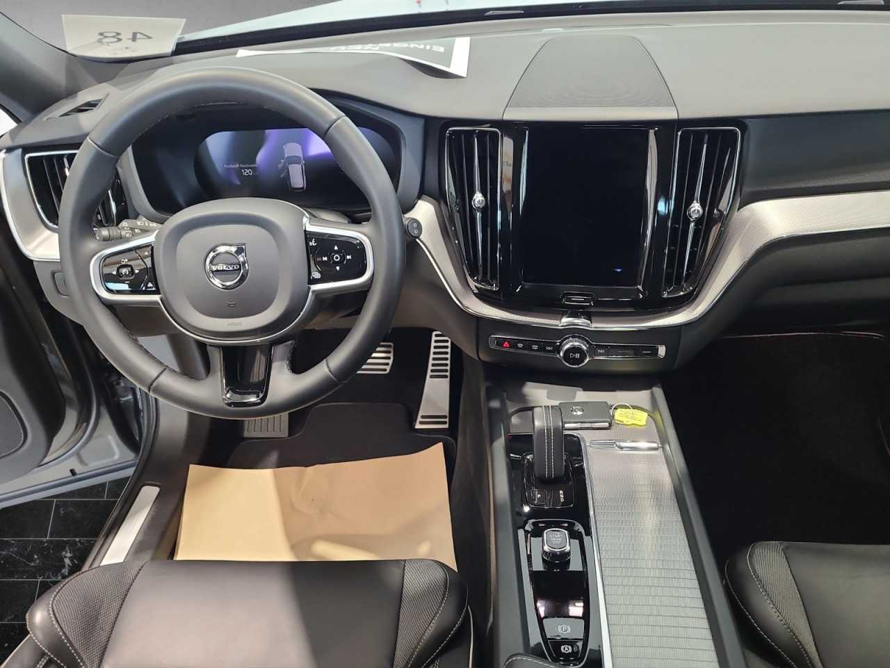 Volvo  XC 60 R Design 2WD Bluetooth Navi LED Klima Einparkhilfe el. Fenster