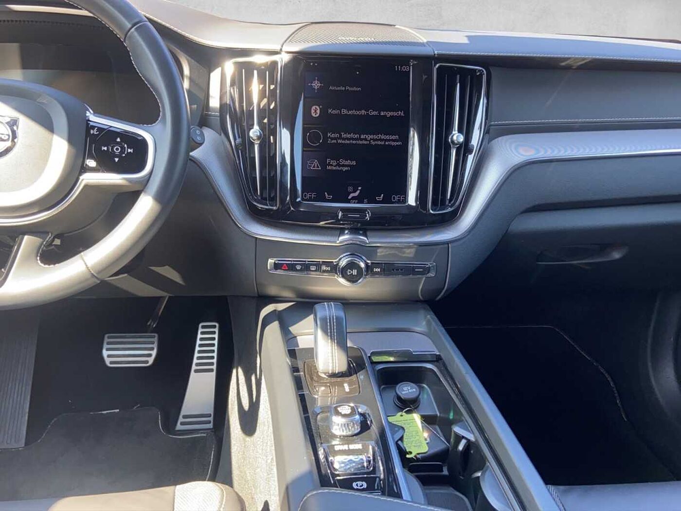 Volvo  XC 60 R Design AWD Bluetooth Navi LED Klima Standhzg Einparkhilfe el. Fenster