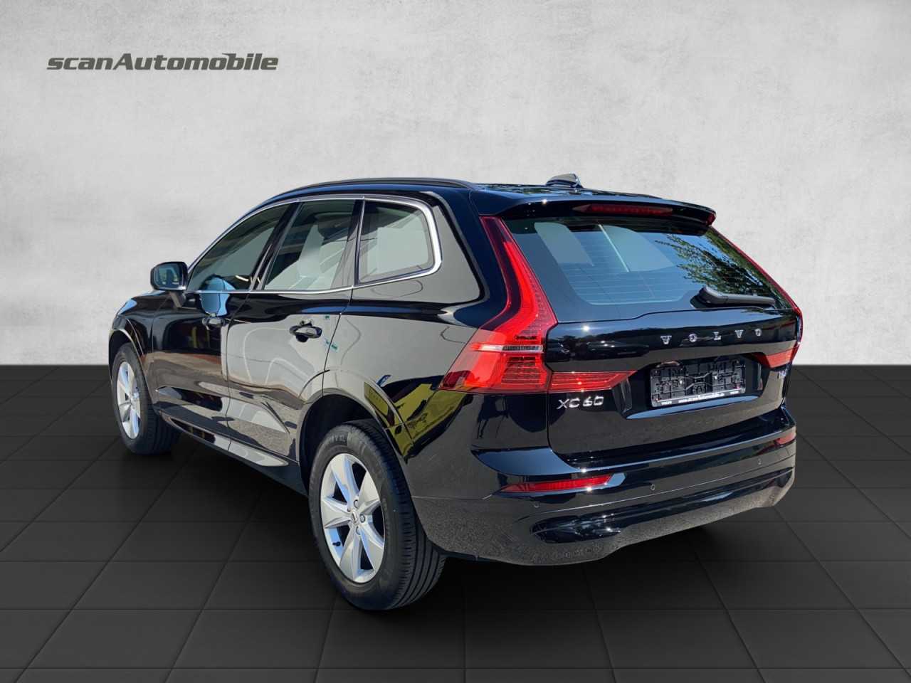 Volvo  XC 60 Momentum Pro AWD Bluetooth Navi LED Vollleder Klima Einparkhilfe el. Fenst