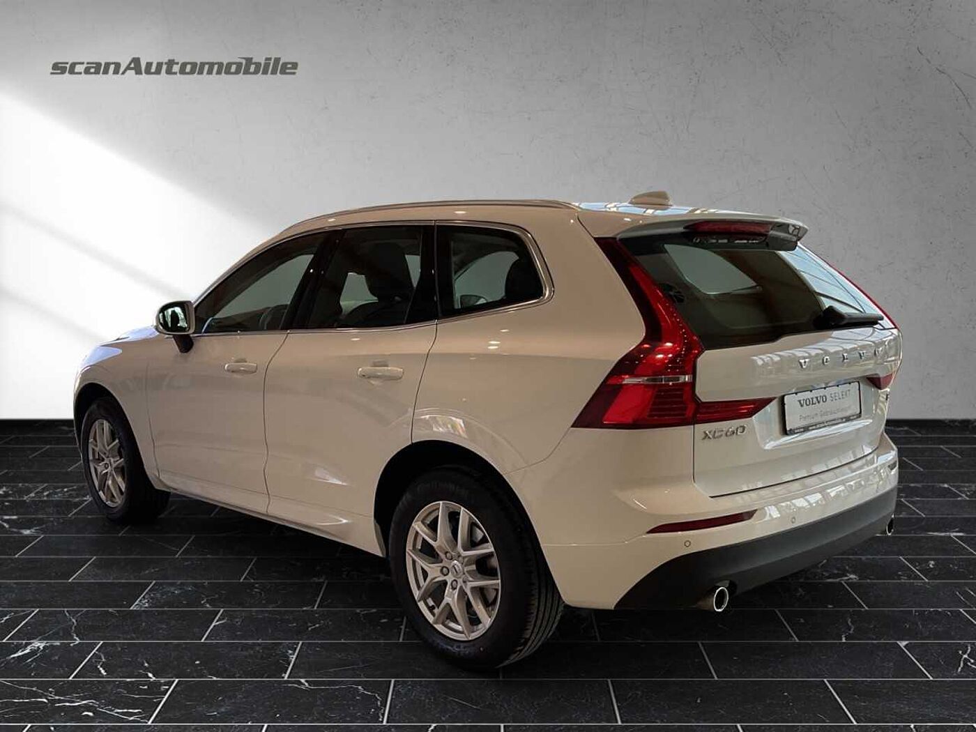 Volvo  XC 60 Momentum Pro 2WD Bluetooth Navi LED Klima Einparkhilfe el. Fenster