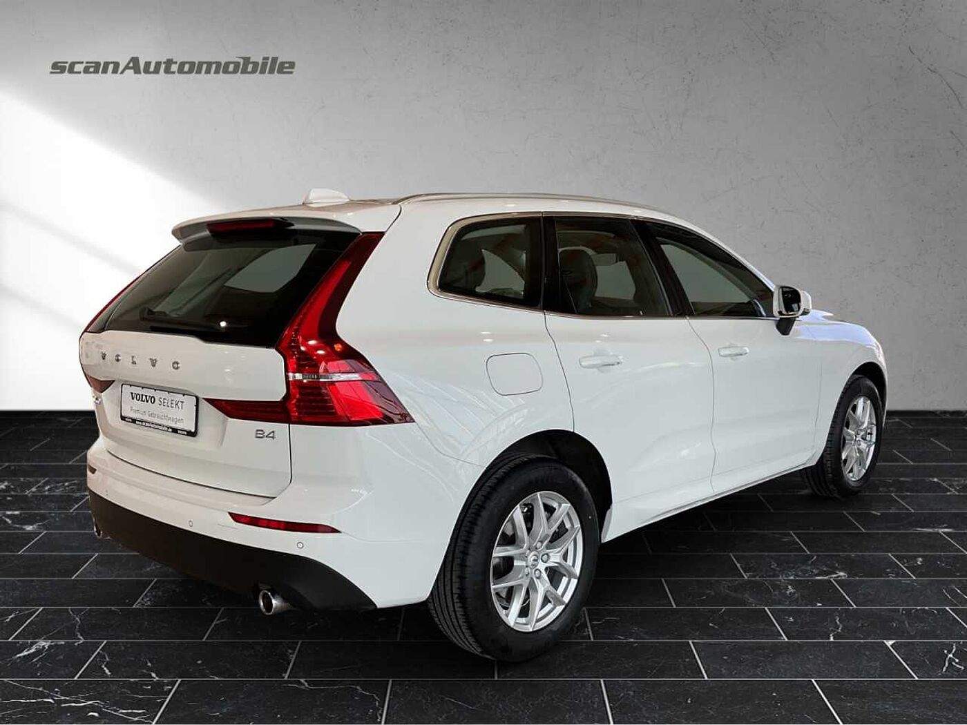 Volvo  XC 60 Momentum Pro 2WD Bluetooth Navi LED Klima Einparkhilfe el. Fenster