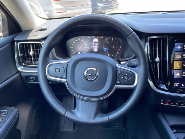 Volvo  V60 Basis Bluetooth Navi LED Klima Einparkhilfe el. Fenster