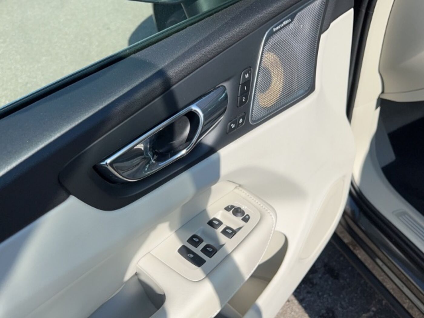 Volvo XC60 XC 60 Inscription AWD Navi LED Vollleder Klima Standhzg  Einparkhilfe el. Fenster │ Gebrauchtwagen – in Kolbermoor