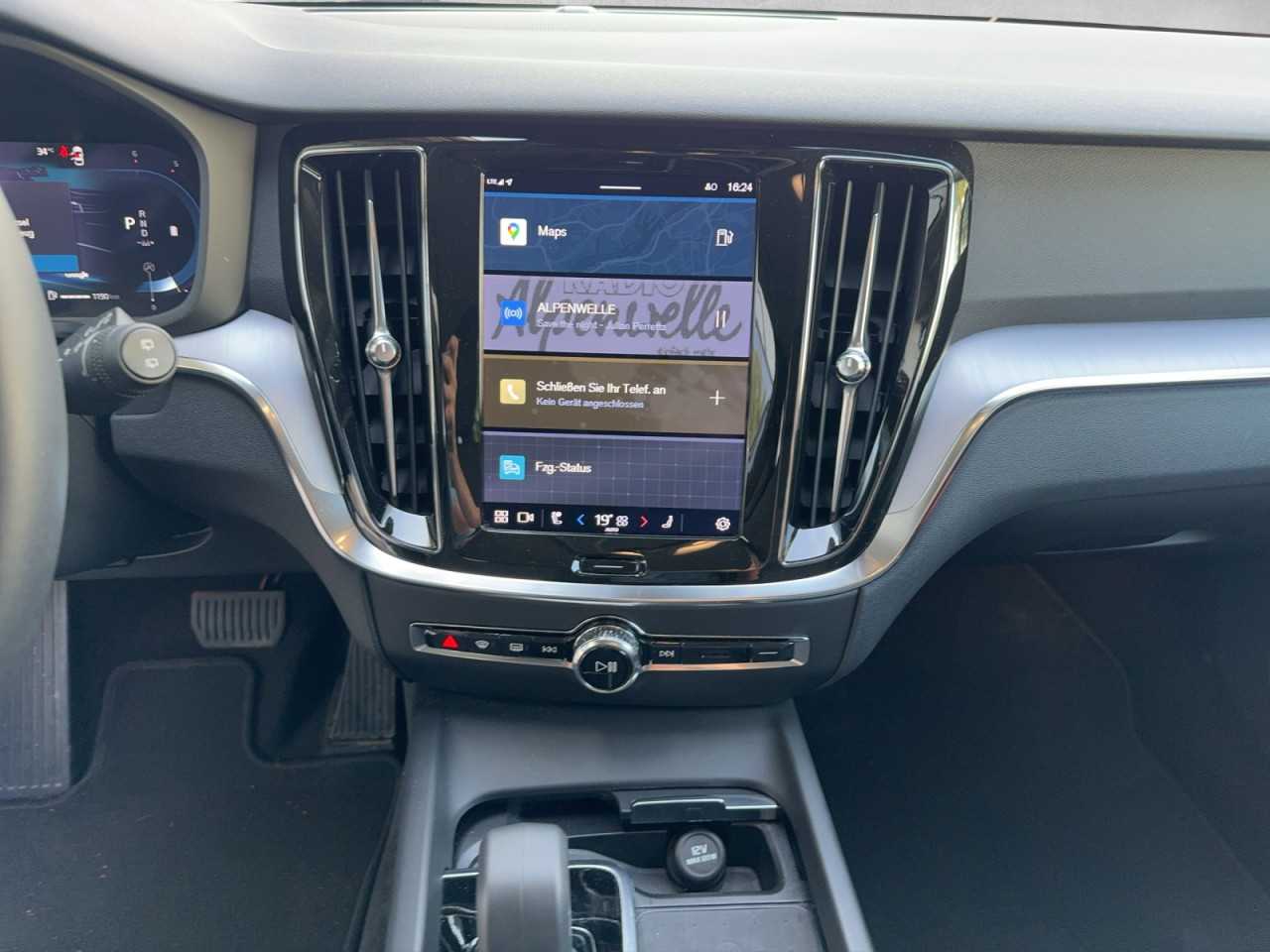 Volvo  V60 Core Bluetooth Navi LED Klima Einparkhilfe el. Fenster