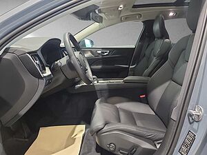 Volvo  V60 CC Pro AWD Bluetooth Navi LED Vollleder Klima Einparkhilfe el. Fenster