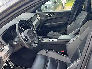 Volvo  XC 60 R Design AWD Bluetooth Navi LED Klima Einparkhilfe el. Fenster