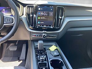 Volvo  XC 60 Core 2WD Bluetooth Navi LED Klima Einparkhilfe el. Fenster