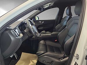 Volvo  XC 60 R Design 2WD Bluetooth Navi LED Klima Einparkhilfe el. Fenster