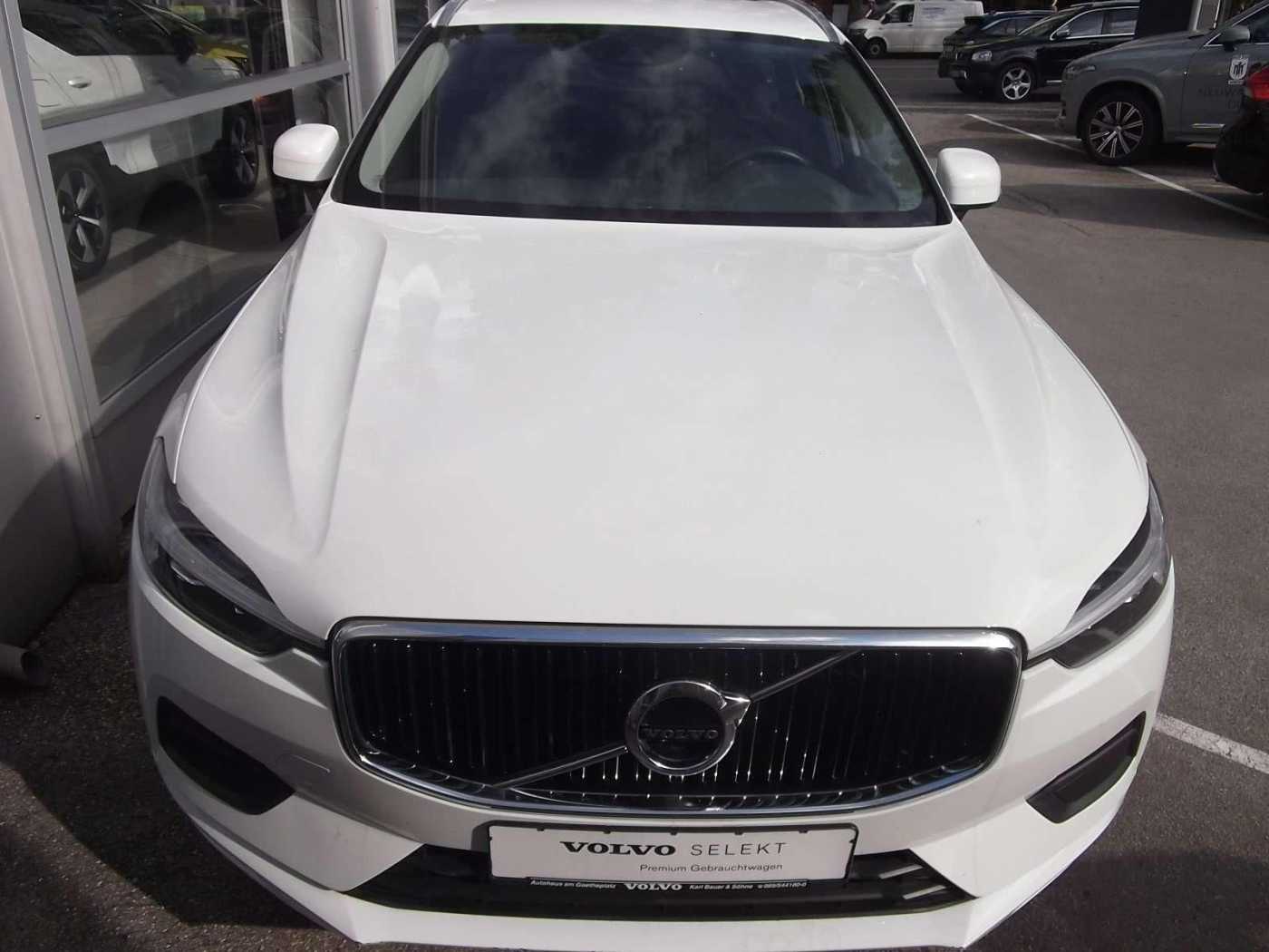 Volvo  Momentum Pro AWD