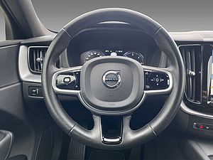 Volvo  D4 Momentum AWD+ AHK+ LICHT PAKET+PDC+CAM