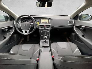 Volvo  V40 Momentum Bluetooth Navi LED Klima Einparkhilfe el. Fenster