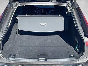 Volvo  V90 Momentum Pro Bluetooth Navi LED Vollleder Klima Einparkhilfe el. Fenster