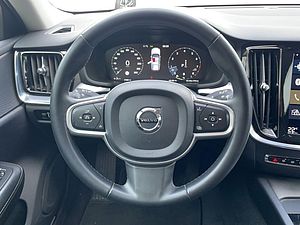 Volvo  V60 Momentum Pro Bluetooth Navi LED Klima Einparkhilfe el. Fenster