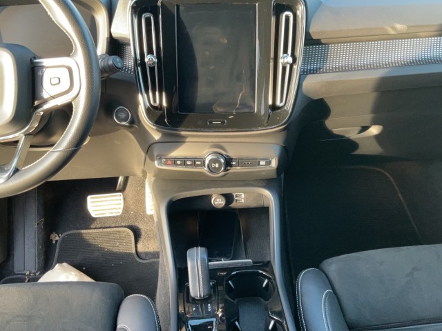 Volvo  XC 40 XC40 R Design AWD Bluetooth Navi LED Klima Einparkhilfe el. Fenster
